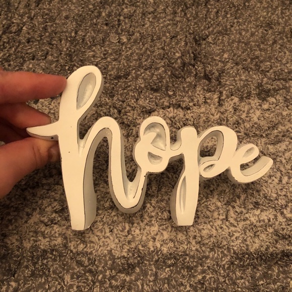 🏳️🌈 “Hope” free standing decor - Picture 4 of 4